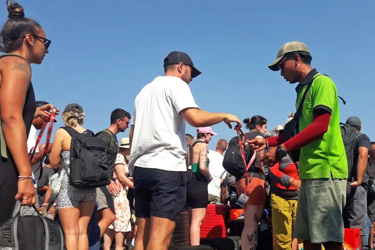 eka jaya fast ferry boarding time