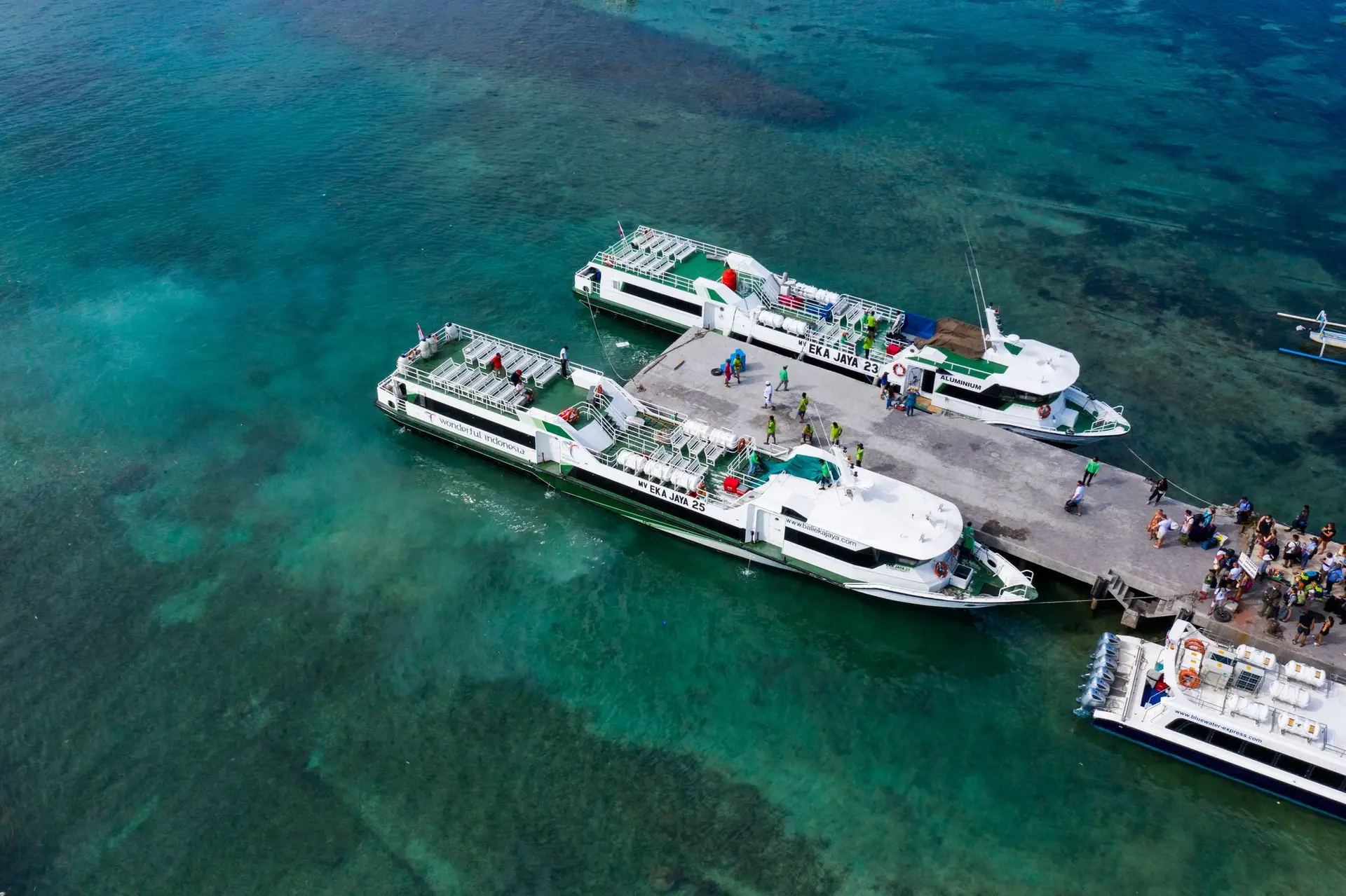eka jaya fast ferry in padang bai
